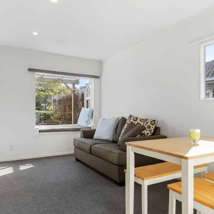 Cute and Central in Hillsborough. - Photo 1