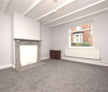 2 bedroom end of terrace house to rent - Photo 1