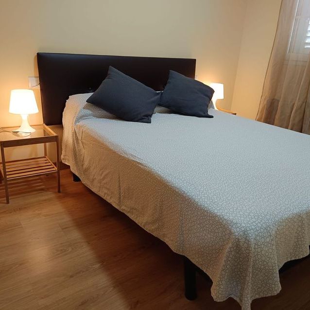 Alquiler de piso en Calle Vargas Ponce, 16 - Photo 1