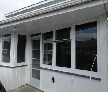 Charming 2BR Home with Courtyard! - Photo 2