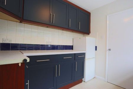 2 bedroom semi-detached house to rent - Photo 4