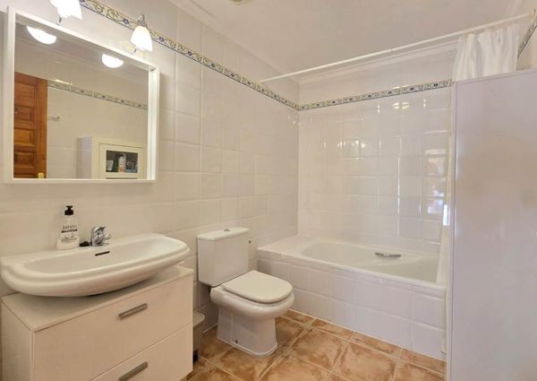 2 bedroom sea view apartment for rent in Cumbre del Sol