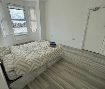 5 bedroom house of multiple occupation to rent - Photo 1