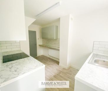 2 bedroom semi-detached house to rent - Photo 5