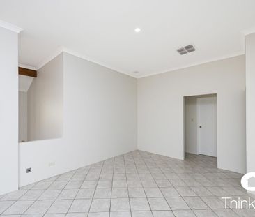 Well Maintained modern home - Photo 6