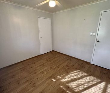 Established 3 Bedroom Family Home - Includes Garden/Lawn Maintenance - Photo 4