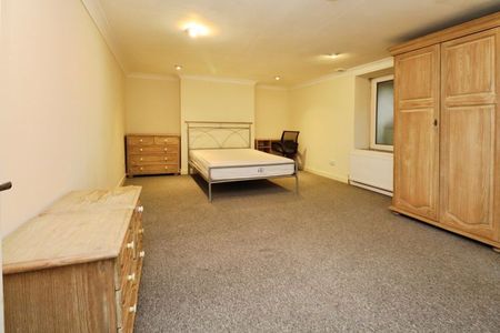 St Swithuns Road South, Bournemouth - Photo 4