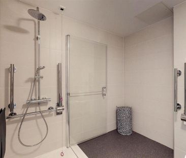 1 bedroom in a flat share to rent - Photo 1