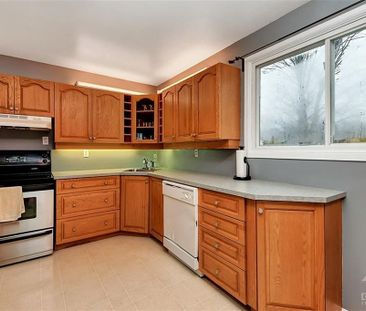 For Lease - 20 Dundegan Drive, Kanata, Ontario - Photo 6
