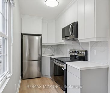 251 Simcoe Street S #204 - Photo 6