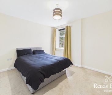Apartment 61 6 Bell Towers South, Belfast, Belfast, BT6 0GR - Photo 4