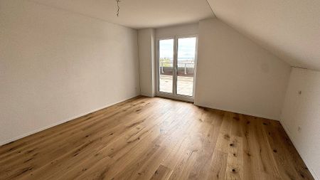 Exklusive, frisch sanierte 6.5-Zimmer-Attikawohnung in Bottighofen – Wohnen auf höchstem Niveau! - Photo 3