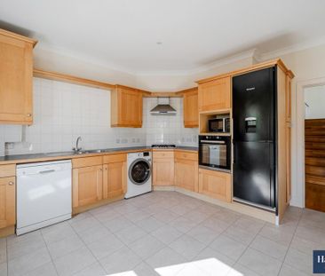 3 bedroom flat to rent - Photo 1