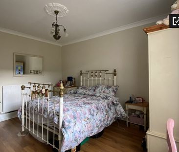 Room for rent in 5-bedroom house in Dublin - Photo 5