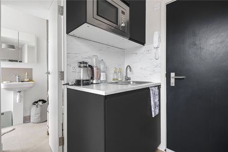 Finchley Road, London, NW3 6BX - Photo 4