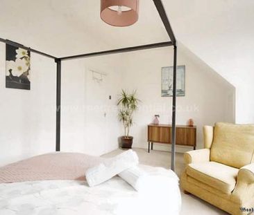 4 bedroom property to rent in Westcliff On Sea - Photo 4