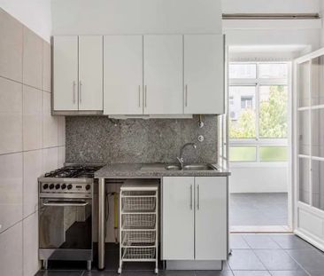 Avenida da Igreja, Lisbon, Lisbon 1700 - Photo 3