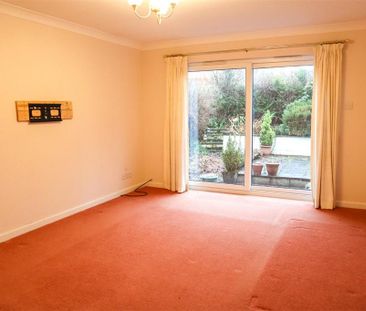 4 bedroom detached house to rent - Photo 1