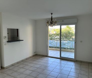 Location Appartement 2 pièces 47m² DRAGUIGNAN 83300 - Photo 2