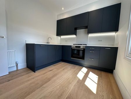 3 Bed Flat, Bishops Road, SW6 - Photo 3