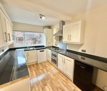 3 bedroom terraced house to rent - Photo 5