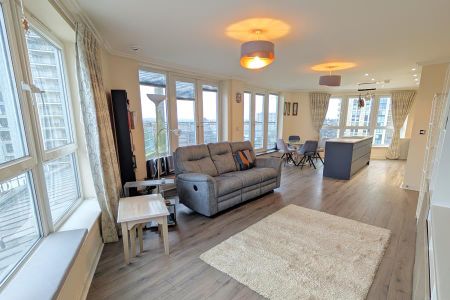 Station Approach, Woking, Surrey, GU22 - Photo 3