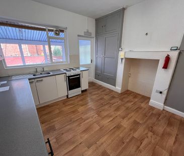 3 bedroom flat to rent - Photo 6