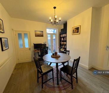 2 bedroom terraced house to rent - Photo 4