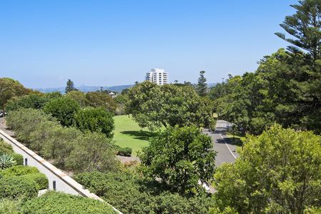 2/1 Cerretti Crescent, Manly NSW 2095 - Apartment For Rent | Domain - Photo 5