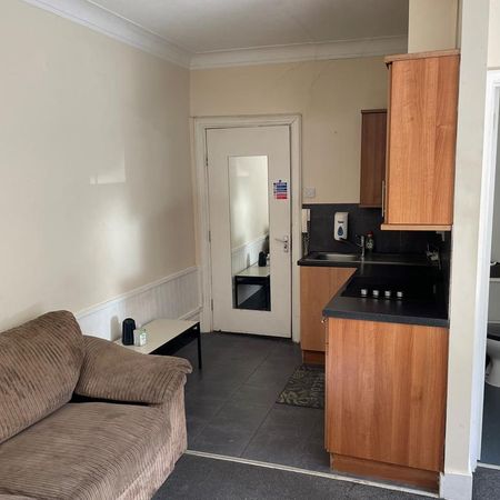 Studio to rent - Photo 4