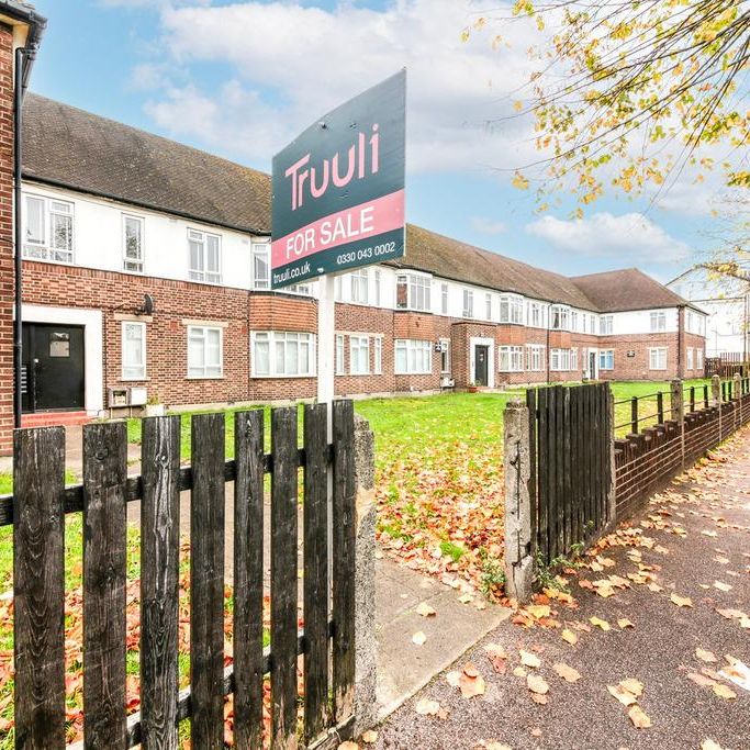 3 bedroom flat to rent - Photo 1