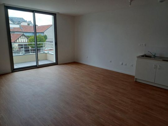 location Appartement T2 DE 52.05m² À LANNEMEZAN - Photo 1