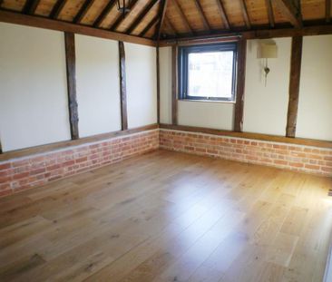 2 bedroom detached house to rent - Photo 2