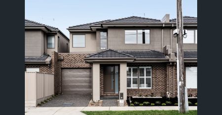 Amazing first class finishes and great location - Photo 5