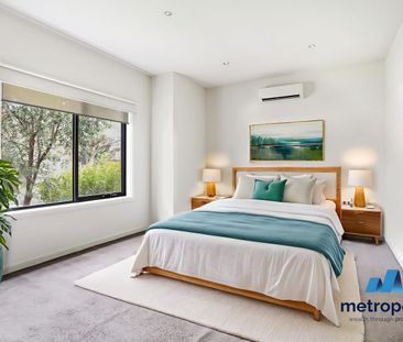 TOWNHOUSE IN MCKINNON ZONE - Photo 3