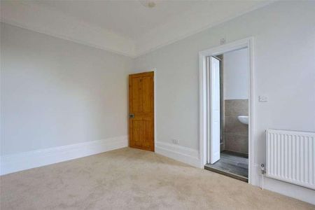 Burnt Ash Road, London, SE12 - Photo 3