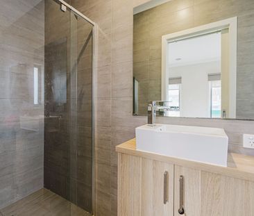 MODERN HOME, GREAT LOCATION - Photo 6