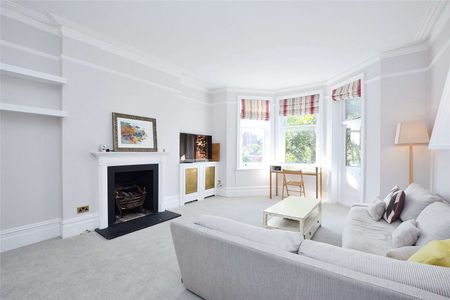 A beautifully presented two bedroom apartment to rent which has access to communal gardens. - Photo 4