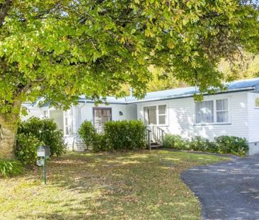 Charming 3BR Family Home in Te Marua - Photo 2