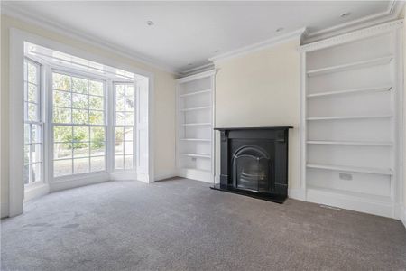 A five bedroom detached property situated within Lichfield. - Photo 3