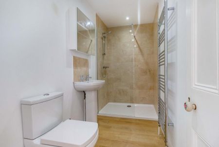 3 bedroom flat to rent - Photo 2