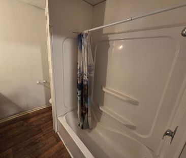 For Lease - 8 Wellington Street Unit# 5, Kawartha Lakes, Ontario - Photo 3