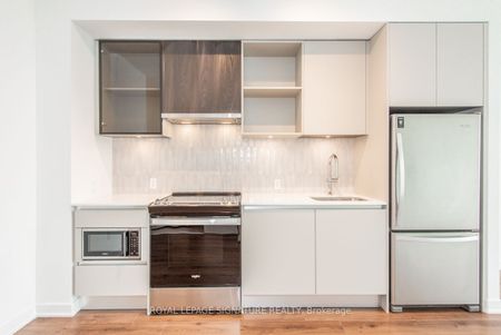 For Lease - 3010 Trailside Drive Unit# 140, Oakville, Ontario - Photo 4