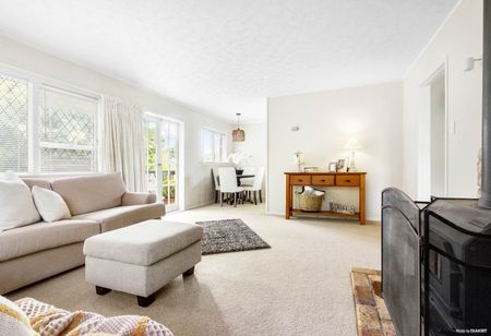 Charming 3-Bedroom Home with Loads of Sunshine in Glen Eden - Photo 4