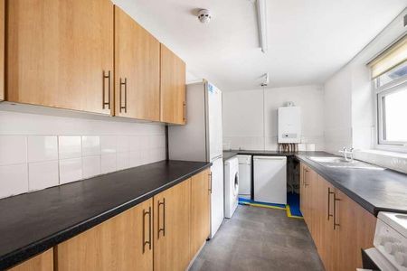 Amity Place, North Hill, Plymouth, PL4 - Photo 2