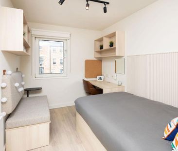 1 bedroom in a flat share to rent - Photo 5