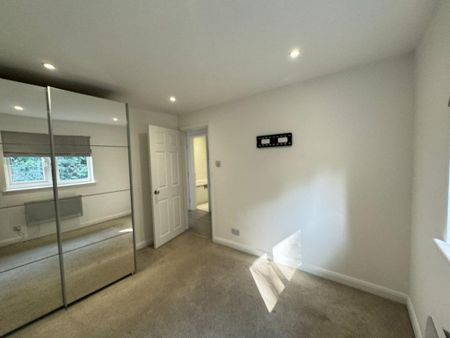2 bedroom semi-detached house to rent - Photo 3