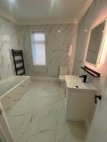 3 bedroom semi-detached house to rent - Photo 5