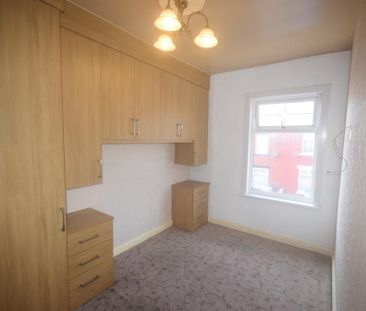 3 bedroom terraced house to rent - Photo 4