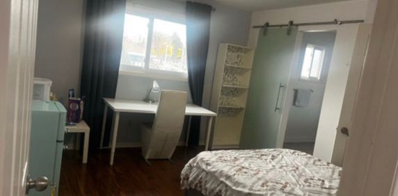 For Lease - 3361 Sanderling Crescent Unit# Master Bedroom, Mississauga, Ontario - Photo 2
